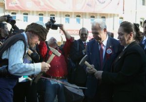 Koçak Türk Kurultayı'na seslendi